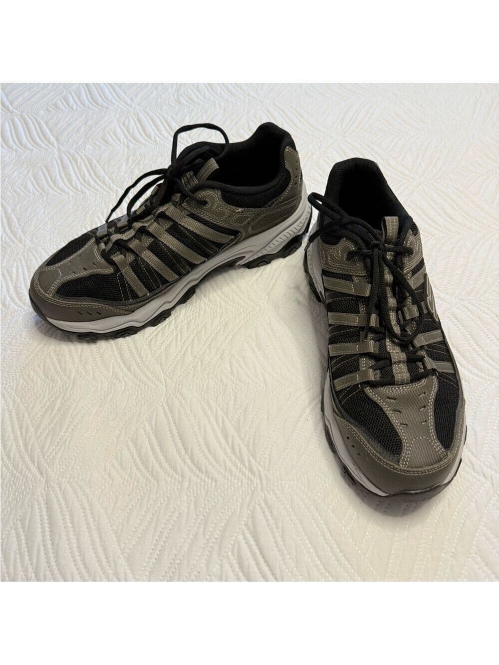 Sketches Cankton Men’s Black & Grey Athletic Shoes. Size 12